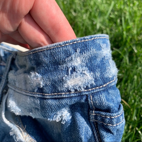 Hidden Jeans Raw Hem Distressed Patchwork Jeans - Picture 5 of 16